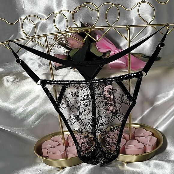 VCTORI'AS SECRET Very Sexy Lace & Faux Leather String Thong 1921 - Picture 2 of 5